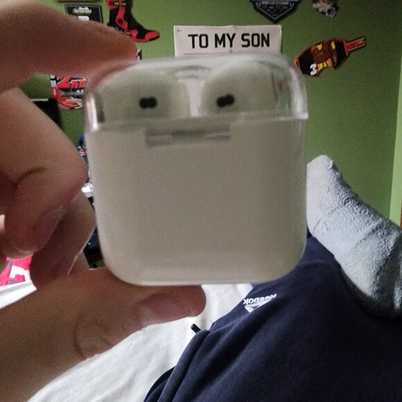 White onn wireless headphones - Picture 1 of 2